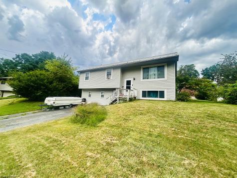 105 Sharon Lane Kingwood WV 26537