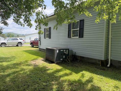 121 Hoff Street Belington WV 26250