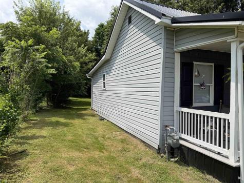 121 Hoff Street Belington WV 26250