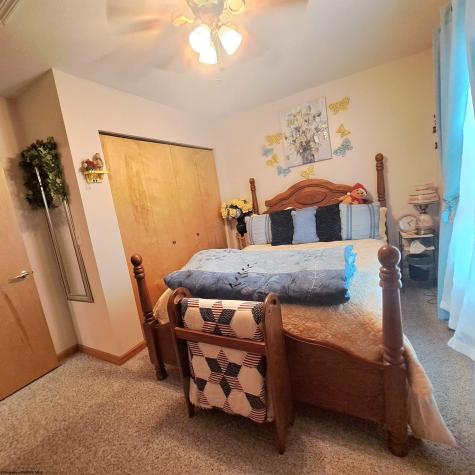 250 Deerfield Circle Kingwood WV 26537