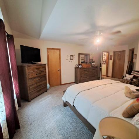 250 Deerfield Circle Kingwood WV 26537