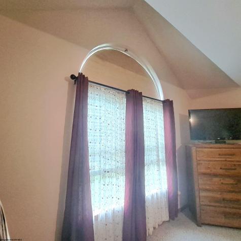 250 Deerfield Circle Kingwood WV 26537