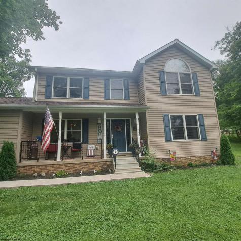 250 Deerfield Circle Kingwood WV 26537