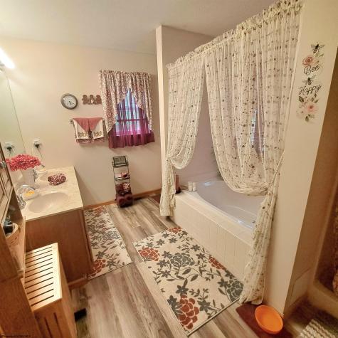 250 Deerfield Circle Kingwood WV 26537
