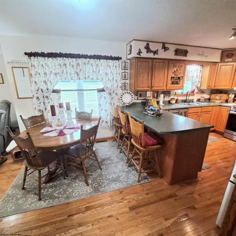 250 Deerfield Circle Kingwood WV 26537