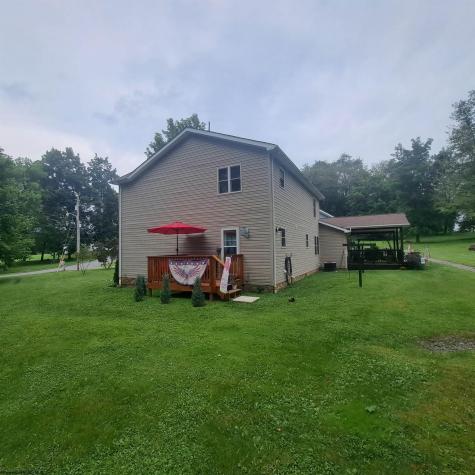 250 Deerfield Circle Kingwood WV 26537