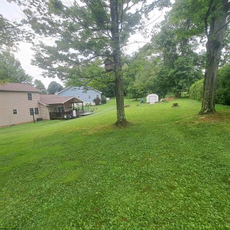250 Deerfield Circle Kingwood WV 26537