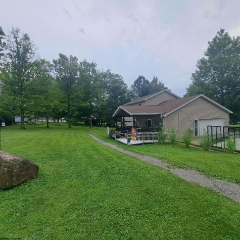 250 Deerfield Circle Kingwood WV 26537