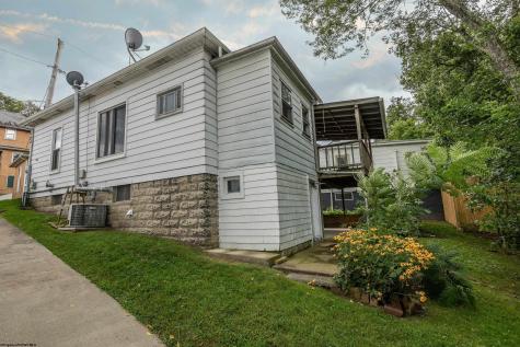 977 Washburn Street Clarksburg WV 26301