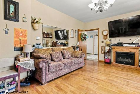 241 Maken Road Salem WV 26426