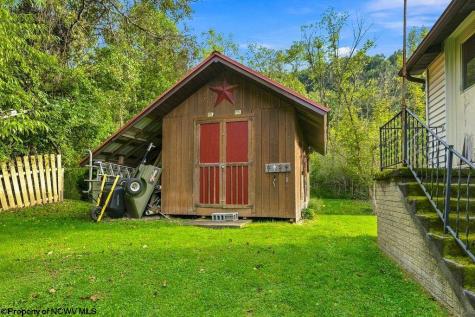 241 Maken Road Salem WV 26426