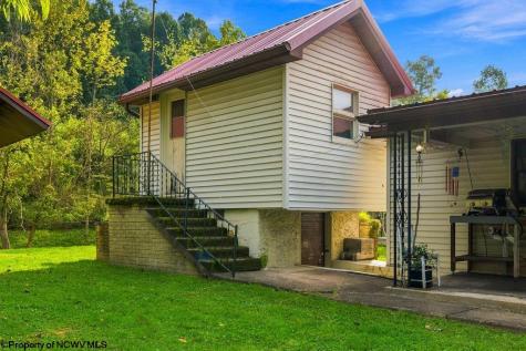 241 Maken Road Salem WV 26426