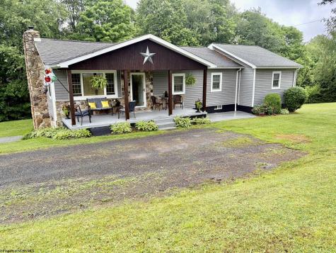 6786 Lantz Ridge Rd Avenue Aurora WV 26705