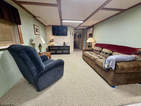6786 Lantz Ridge Rd Avenue Aurora WV 26705