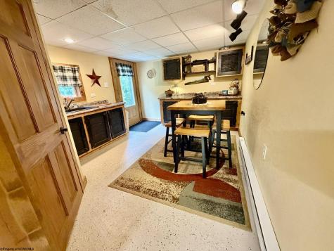 6786 Lantz Ridge Rd Avenue Aurora WV 26705