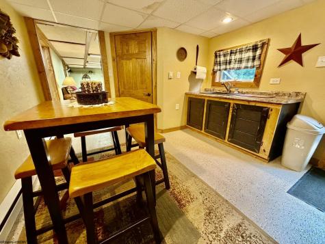 6786 Lantz Ridge Rd Avenue Aurora WV 26705