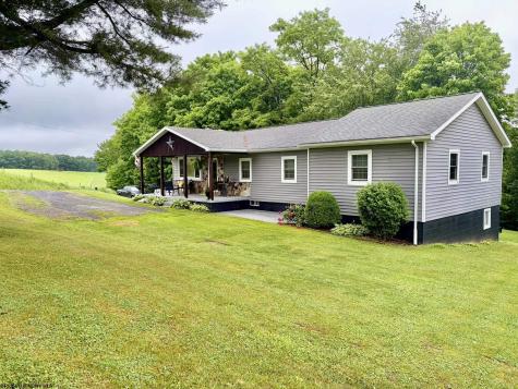 6786 Lantz Ridge Rd Avenue Aurora WV 26705