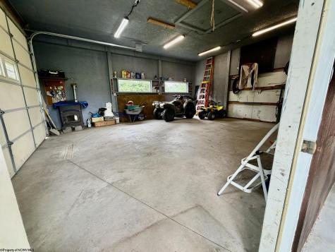 6786 Lantz Ridge Rd Avenue Aurora WV 26705