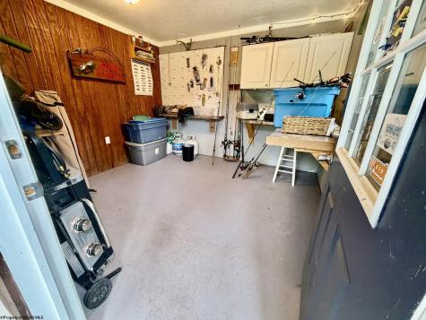 6786 Lantz Ridge Rd Avenue Aurora WV 26705