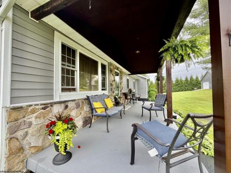 6786 Lantz Ridge Rd Avenue Aurora WV 26705
