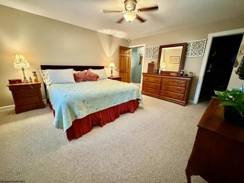 6786 Lantz Ridge Rd Avenue Aurora WV 26705