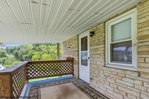 406 Thomas Avenue Nutter Fort WV 26301