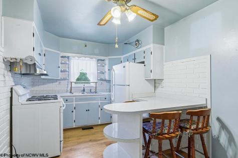 406 Thomas Avenue Nutter Fort WV 26301
