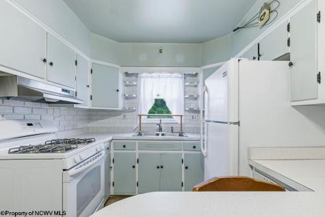 406 Thomas Avenue Nutter Fort WV 26301