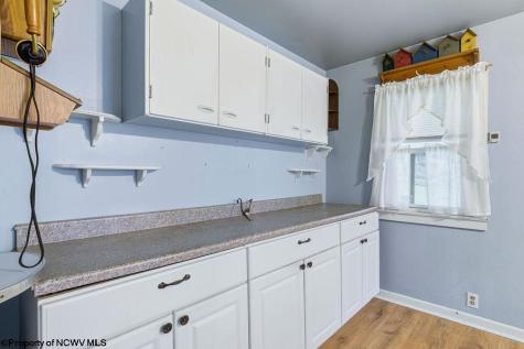 406 Thomas Avenue Nutter Fort WV 26301