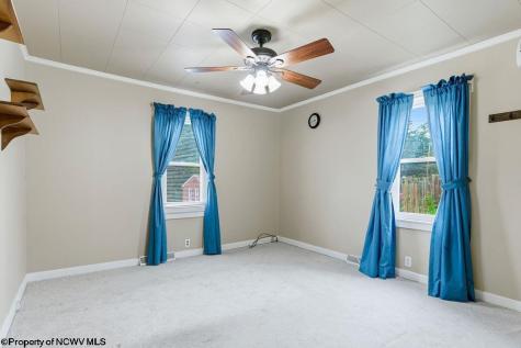406 Thomas Avenue Nutter Fort WV 26301