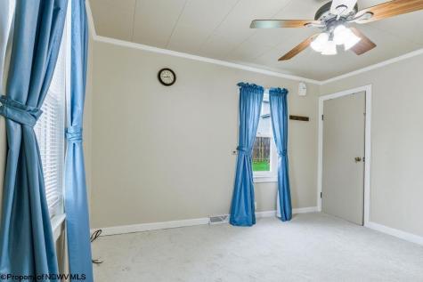 406 Thomas Avenue Nutter Fort WV 26301
