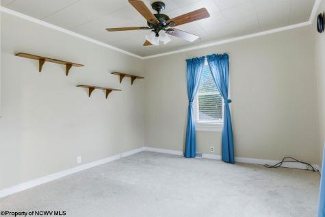 406 Thomas Avenue Nutter Fort WV 26301
