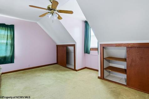 406 Thomas Avenue Nutter Fort WV 26301