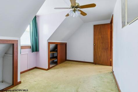 406 Thomas Avenue Nutter Fort WV 26301