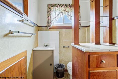 406 Thomas Avenue Nutter Fort WV 26301
