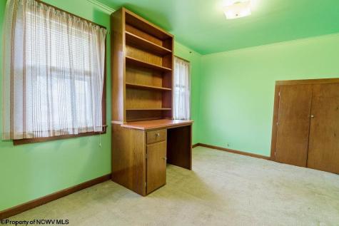 406 Thomas Avenue Nutter Fort WV 26301