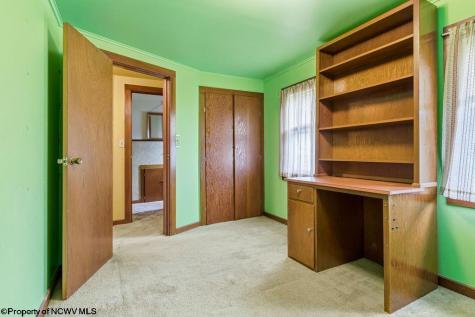 406 Thomas Avenue Nutter Fort WV 26301