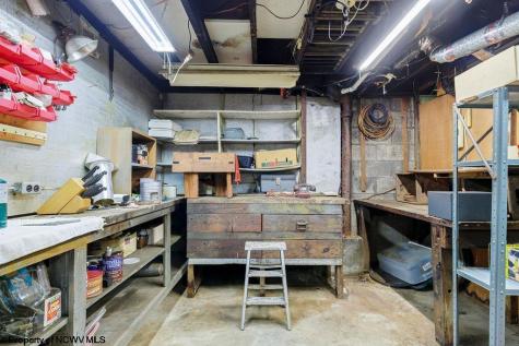 406 Thomas Avenue Nutter Fort WV 26301