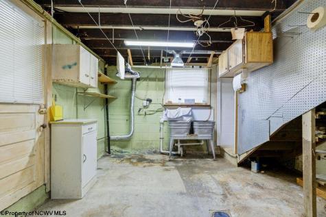 406 Thomas Avenue Nutter Fort WV 26301