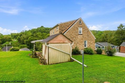 406 Thomas Avenue Nutter Fort WV 26301