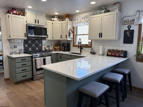 280 Deerfield Circle Kingwood WV 26537