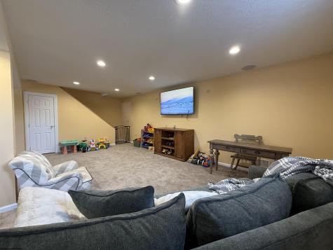 280 Deerfield Circle Kingwood WV 26537