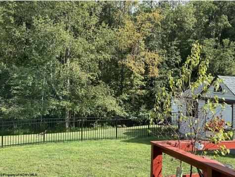 280 Deerfield Circle Kingwood WV 26537