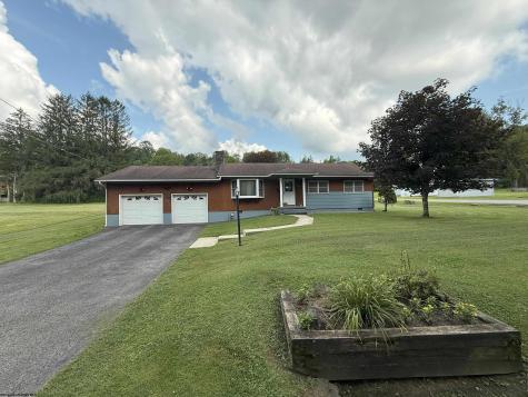 39 Barron Avenue Elkins WV 26241