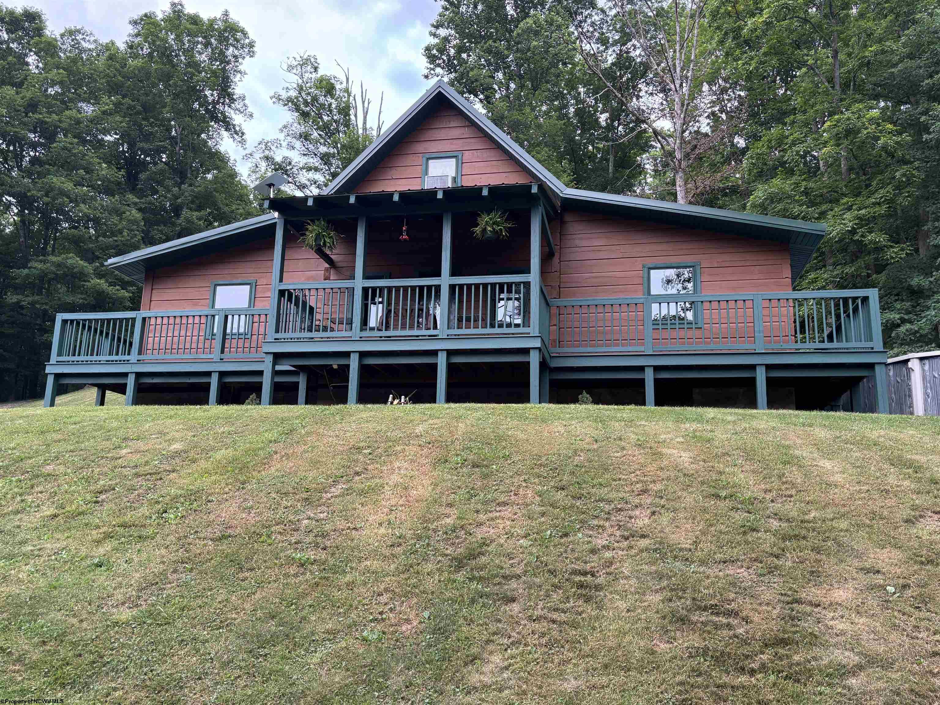 52 Kearns Road Bristol WV 26426