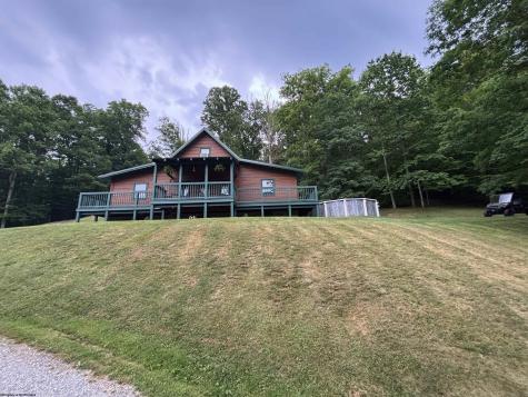 52 Kearns Road Bristol WV 26426