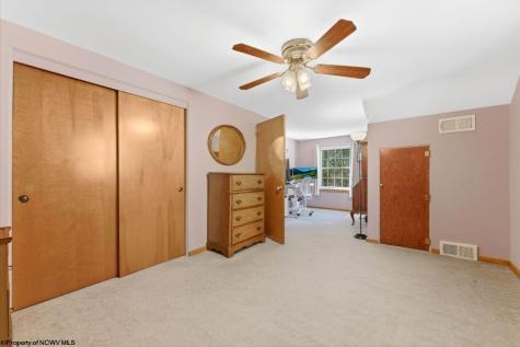 512 Laurel Drive Fairmont WV 26554