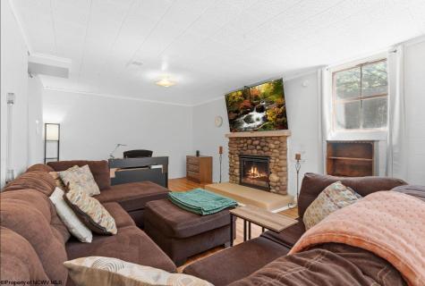 512 Laurel Drive Fairmont WV 26554