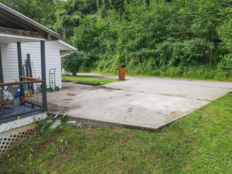 549 Cody Lane Weston WV 26452
