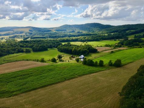 12 Oak Grove Cemetery Road Terra Alta WV 26764